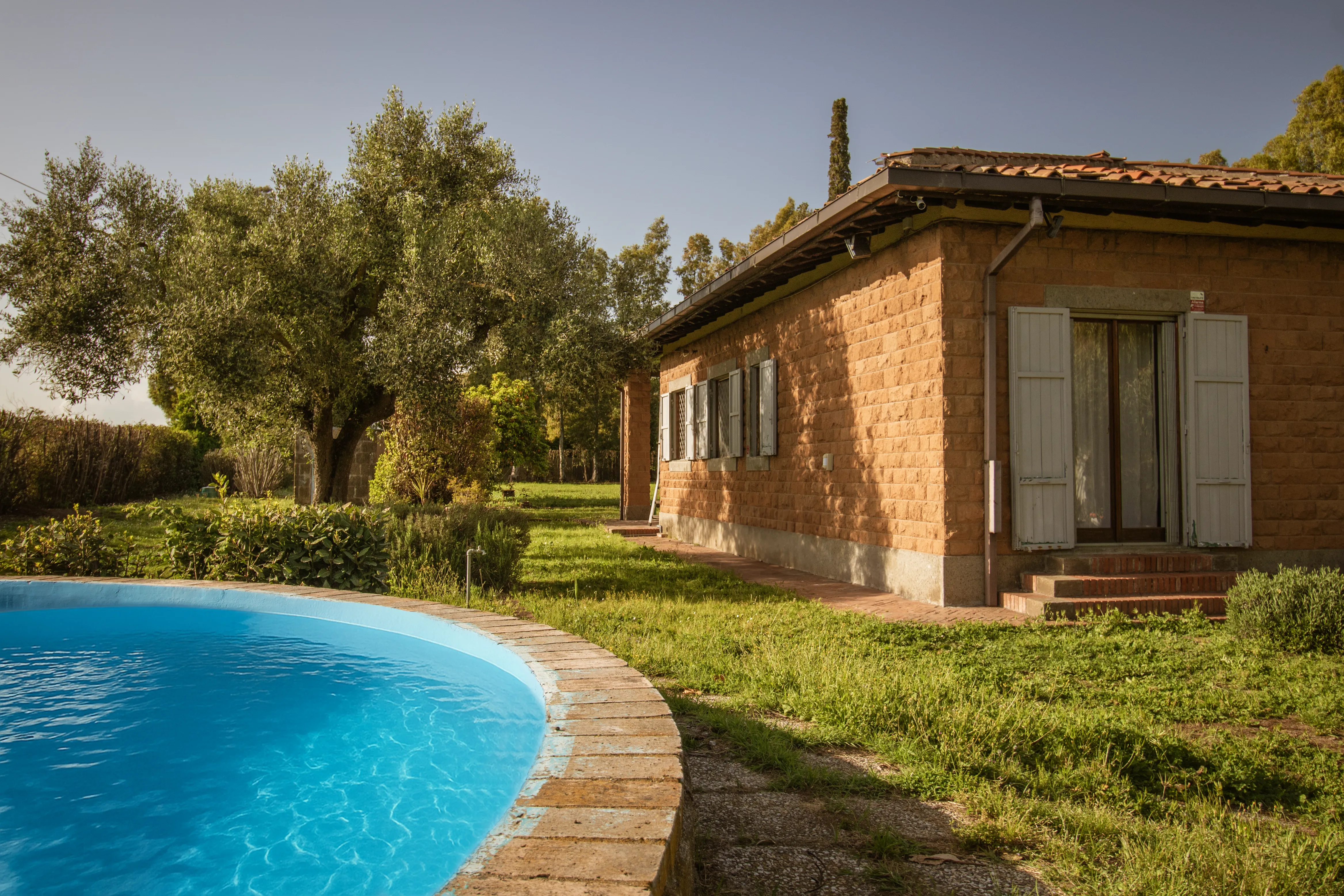 Appian Villa mobile view A
